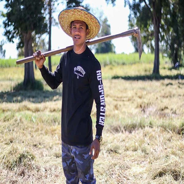 “Ngán” Muay Thai, Buakaw về quê làm nông dân, gặt lúa