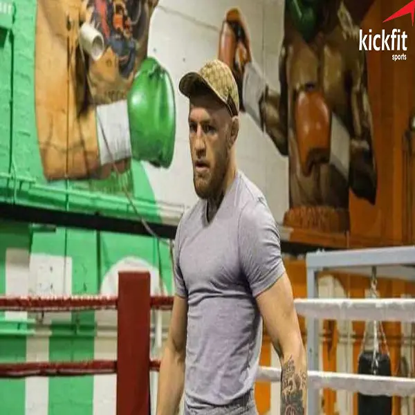 Boxing tỷ đô: McGregor “sỉ nhục” đấm vào mặt Mayweather