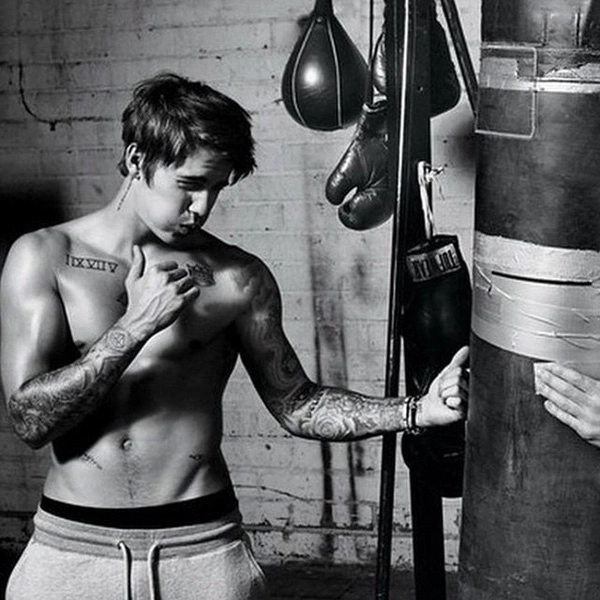 Justin Bieber và hành trình luyện tập để có thân hình sáu múi với boxing. 