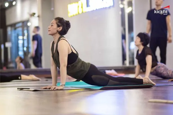8 bài tập yoga buổi sáng tốt nhất cho cơ thể khỏe và đẹp